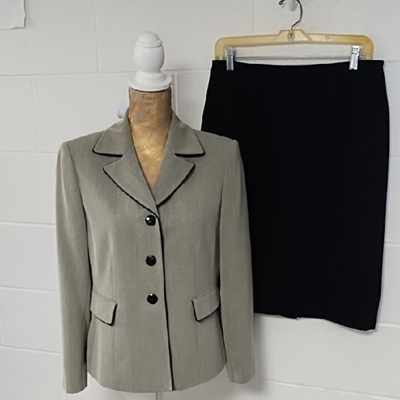 Two Pieces Blazer Black Piping Black & Skirt Classic Suit - Picture 1 of 13
